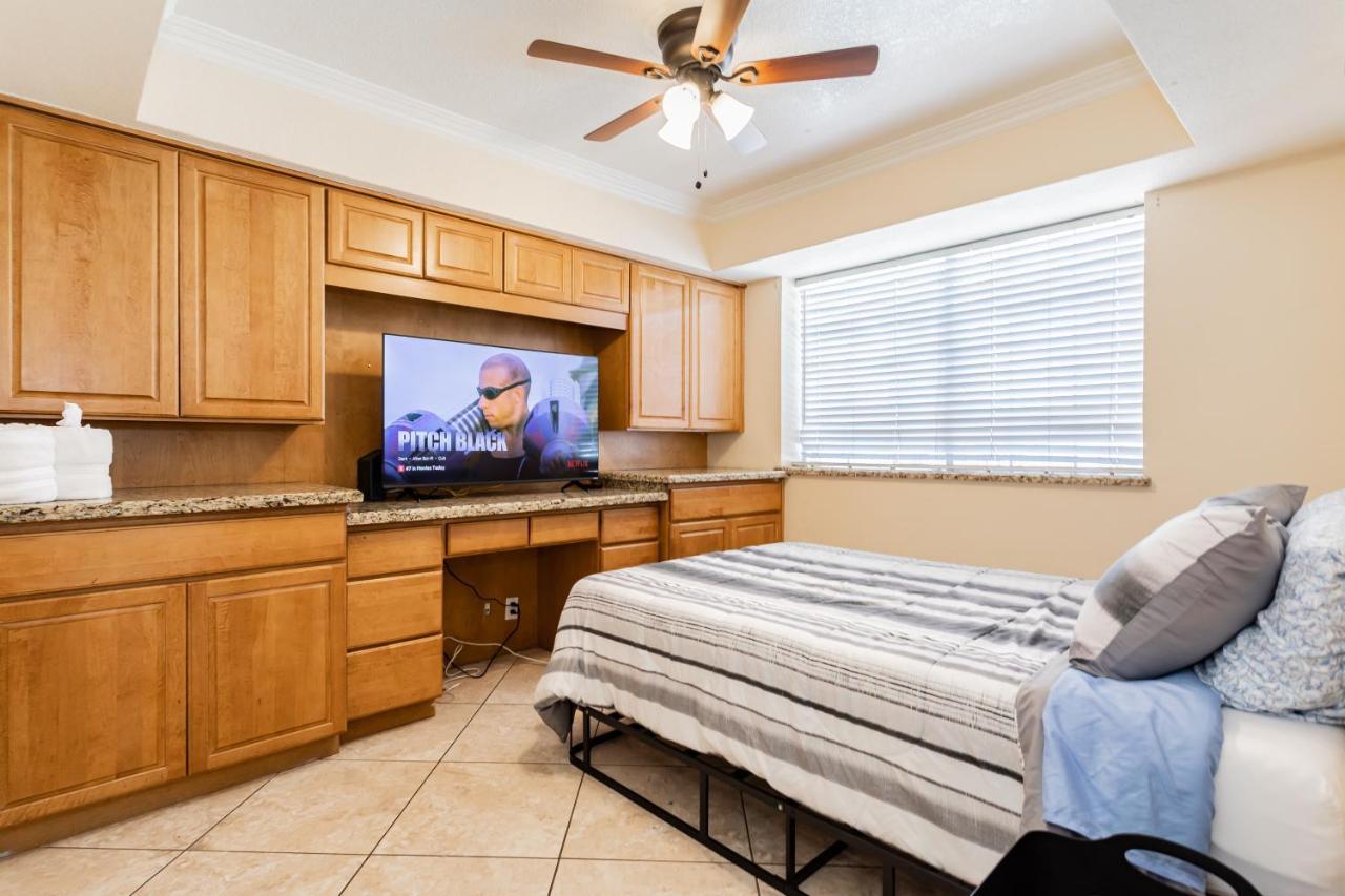 The Vegas Escape - Near The Airport/Strip With Pool Villa ลาสเวกัส ภายนอก รูปภาพ