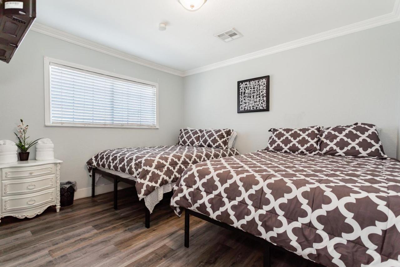 The Vegas Escape - Near The Airport/Strip With Pool Villa ลาสเวกัส ภายนอก รูปภาพ