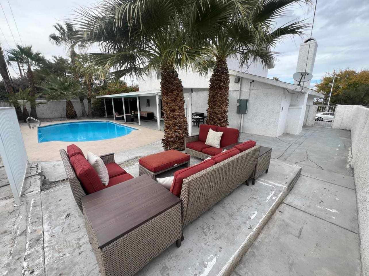 The Vegas Escape - Near The Airport/Strip With Pool Villa ลาสเวกัส ภายนอก รูปภาพ