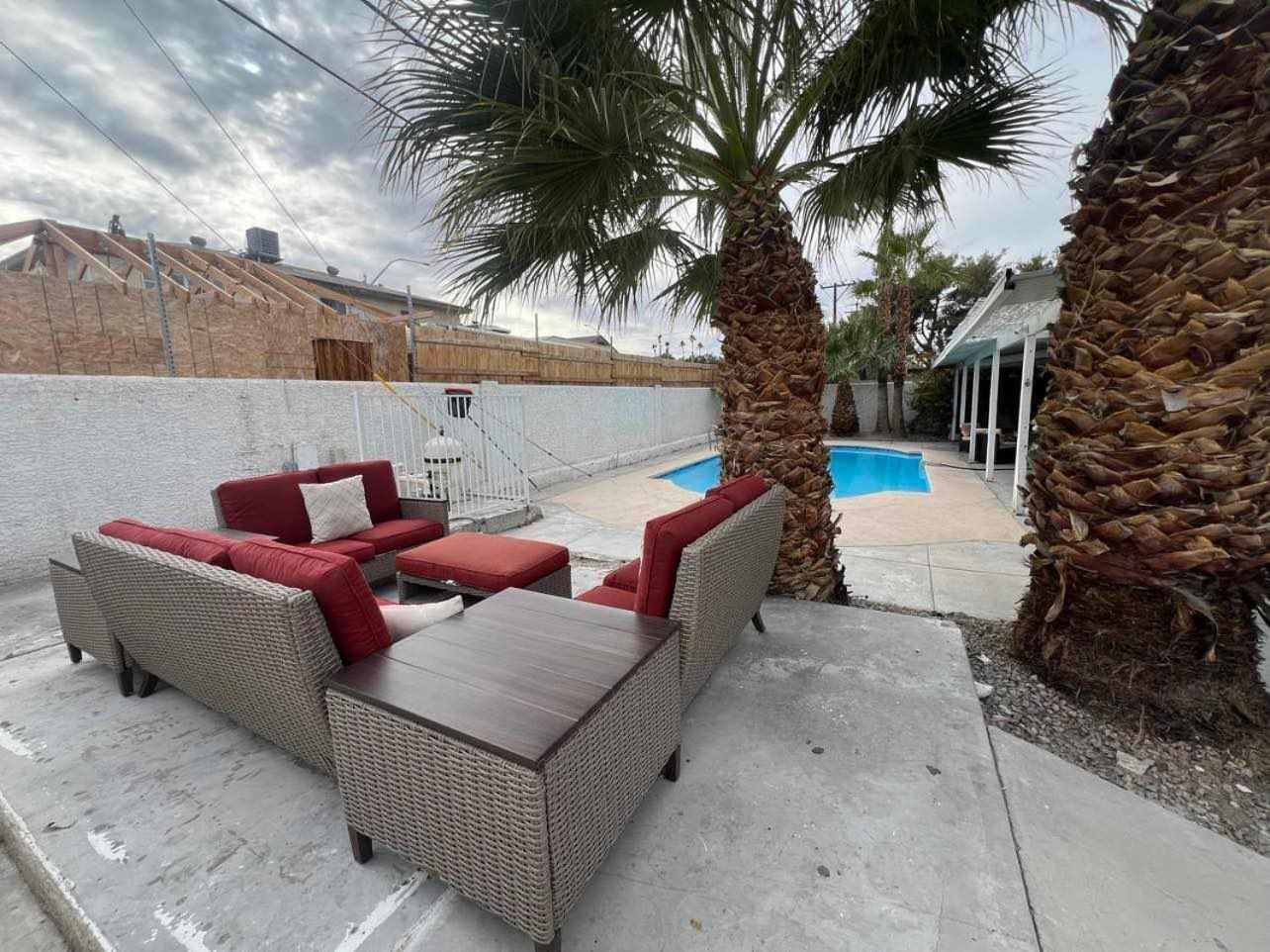 The Vegas Escape - Near The Airport/Strip With Pool Villa ลาสเวกัส ภายนอก รูปภาพ